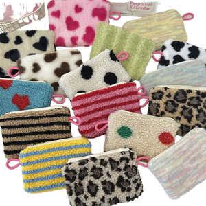 Sac de <span class=keywords><strong>maquillage</strong></span> suspendu pliable et écologique en tissu éponge doux et moelleux, à rayures tendance, avec fermeture éclair et poignée, idéal pour la vente en gros - Product Image 1