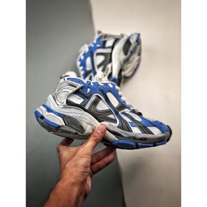 Estas lujosas zapatillas deportivas casuales son adecuadas tanto para hombres como para mujeres. El diseño de cordones suaves es a la vez elegante y deportivo. - Product Image 6