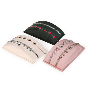 Écran de conversion pour comptoir |   Présentoir en velours pour bracelets et chaînes, idéal pour une présentation organisée et des ventes d'impulsion de bijoux - Product Image 3