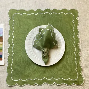 刺绣字母餐垫绿色亚麻餐巾边框100% 亚麻配金色装饰手工包长方形餐厅装饰50件