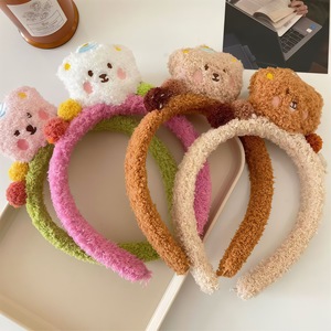 Diadema de peluche con diseño de oso para lavarse la cara, suave, cómoda y antideslizante para mujer - Product Image 3