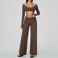 Ensemble de yoga pour femme, coupe ajustée, col licou, effet deux pièces, manches longues, avec pantalon large à effet ventre plat et rehausseur de fessiers, pour la gym et l'entraînement
