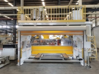 Découpeuses à jet d'eau de type portique fermé avec table de travail fixe, robot à montage supérieur/lateral 6 axes, pompe intensificatrice hydraulique haute pression