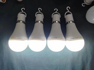 Şarj Edilebilir Acil Durum LED Ampulü, CRI>80, 2 Yıl Garantili, Pille Çalışan, E26/E27/B22 Duylu, Ev Kullanımı İçin - Product Image 2