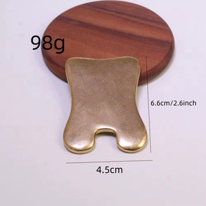 Papan Gua Sha Kuningan Persegi dengan Tongkat Pelepas Otot Berbentuk Hati, Pelat Berkualitas Salon Kecantikan - Product Image 3