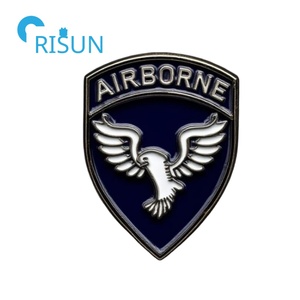 Fabrication d'épingles aéroportées en métal émaillé ailes <span class=keywords><strong>de</strong></span> <span class=keywords><strong>parachutiste</strong></span> personnalisées avec 82e division aéroportée épinglette <span class=keywords><strong>insigne</strong></span> épingles <span class=keywords><strong>de</strong></span> ranger aéroporté - Product Image 3