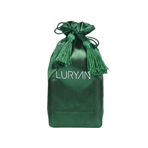 Sacs en satin personnalisés en gros, pochettes à cordon pour bijoux, sacs de rangement et de protection contre la poussière pour cosmétiques - Product Image 2