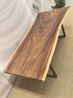 Prix d'usine Plateau de table en bois massif à bord naturel, Dalle de bois pour comptoirs et plans de travail, Plateau de table de bureau et de salle à manger en bois