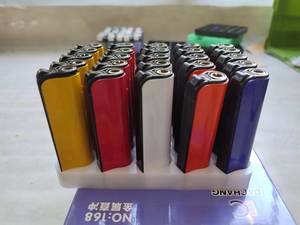 <span class=keywords><strong>Accendino</strong></span> in Plastica <span class=keywords><strong>Personalizzato</strong></span> di Alta Gamma Shunfa, <span class=keywords><strong>Regalo</strong></span> Aziendale con Fiamma a Getto dal Produttore, che Esprime Personalità - Product Image 3