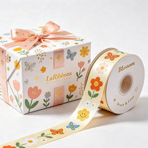 Cinta de Grosgrain de Poliéster/Algodón de 1-1/2 Pulgadas con Estampado Geométrico en Lámina Dorada, de una Sola Cara, Resistente al Encogimiento, con Certificación OEKO-TEX - Product Image 1
