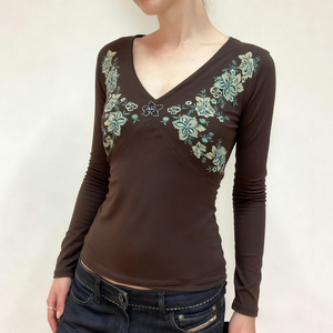 เสื้อยืดคอวีถักลายปักสไตล์วินเทจสำหรับผู้หญิง ทรงปกติ แขนยาว พิมพ์ลายดอกไม้ ระบายอากาศได้ดี สไตล์เรโทร - Product Image 3