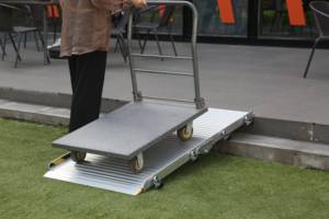 <span class=keywords><strong>Rampe</strong></span> pliable en aluminium facile à transporter, rampes et supports pratiques <span class=keywords><strong>pour</strong></span> moto - Product Image 2