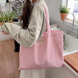 กระเป๋าผ้าแคนวาสลายทางพร้อมโลโก้สั่งทำรุ่นใหม่ล่าสุด มีช่องใส่ของ กระเป๋าสะพายไหล่สำหรับผู้หญิง - Product Image 3