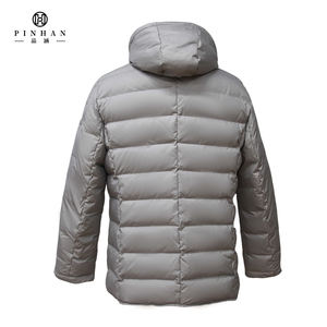 Abrigo de plumón para hombre con diseño de acolchado Horizontal de alta calidad <span class=keywords><strong>2023</strong></span> con doble cuello, doble tapeta, cremallera y bolsillos inclinados abotonados - Product Image 2