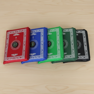 Tapis de prière de poche en gros-Tapis islamique Qibla de voyage léger, Tapis de prière portable avec logo personnalisé avec <span class=keywords><strong>boussole</strong></span> (quantité minimale de commande 100 pièces) - Product Image 6