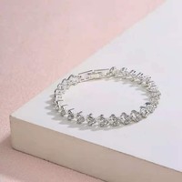 Magnifique Bracelet de Luxe Style Romain avec Cristaux et Diamants Incrustés