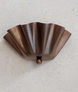 Applique murale en laiton demi-fleur – Luminaire mural artisanal d'inspiration florale pour chambre, couloir ou patio, en bronze - Product Image 3