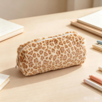 Pochette à crayons en fausse fourrure imprimée léopard colorée, grande capacité, fermeture éclair, avec logo exclusif personnalisé