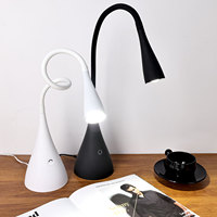 Lampe de chevet de lecture de bureau à LED à intensité variable à capteur tactile portable de style nouveau de Tianhua Photoelectric en gros