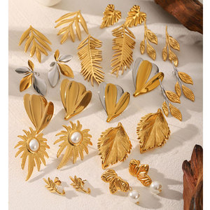 ต่างหูทองคำสีทองแบบกำหนดเอง 14k 18k ชุบทอง PVD แฟชั่น ต่างหูแบบติดหูรูปใบไม้ ทำจากสแตนเลสสตีล 316L สำหรับผู้หญิง - Product Image 1