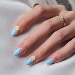BTArtbox - Uñas Postizas Cortas de Almendra, Color Azul Degradado, Gel Suave, Diseño 3D con Flores, 32 Piezas - Product Image 1