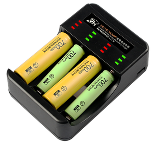 LED 조명이 있는 휴대용 4 슬롯 <span class=keywords><strong>AA</strong></span> AAA Ni-CD 배터리 USB 충전기 - Product Image 1