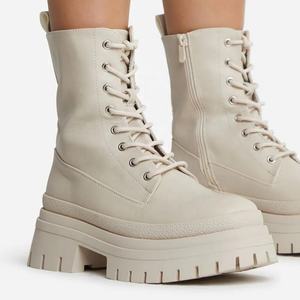 Bottes de motard en similicuir <span class=keywords><strong>beige</strong></span> à semelle épaisse à lacets pour femmes et dames, bottes de luxe, nouvelle collection hiver - Product Image 2