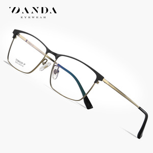 Danda Eyewear F51111 Montura Óptica Rectangular de Titanio para Hombre, Protección UV, Ligera - Product Image 1