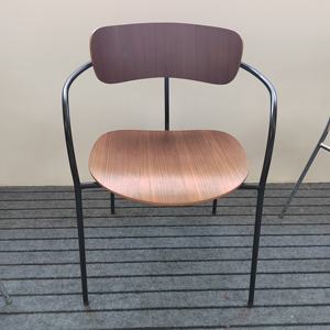 Silla de estilo nórdico con estructura de madera y metal. Silla de comedor con respaldo Silla de ocio industrial para el hogar Muebles minimalistas modernos - Product Image 2