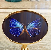 Schmetterlings-Beistelltisch aus Gehärtetem Glas, Eck-Tisch im Amerikanischen Stil, Luxuriöser Runder Wohnzimmertisch, Modern und Stilvoll