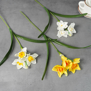 Nuovo design 3 teste di stoffa narciso fiore decorazioni per la casa narciso artificiale - Product Image 2