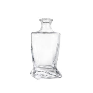 Whiskey-Karaffe 26 oz Gedrehte Karaffe mit Glasstopfen für Likör, Wein, Bourbon, Wodka, Brandy oder Mundwasserflasche - Product Image 1
