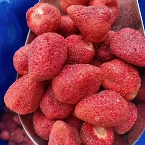 Prix d'usine – Fraise coupée séchée par congélation, croustillante, en bouteille plastique de 120 g – Snacks chinois sucrés en vrac - Product Image 4