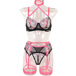 Conjunto de Lencería Femenina Popular en Oferta, con Bordado de Corazón, Cuello Halter, Diseño Fluorescente y Sexy, con Transparencias, de Cuatro Piezas - Product Image 6