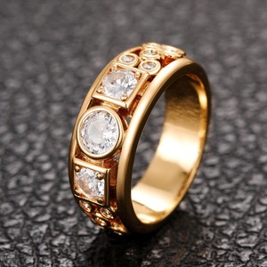 Anello con design geometrico a cerchio e quadrato, anello creativo da dito per uomo e donna - Product Image 4