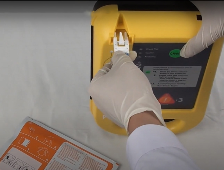 AED 7000 Defibrillator/AED Adult Electrode Pads, AED Defibrillation