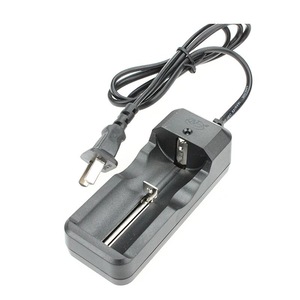 Cargador de Baterías 26650 18650 de Escritorio con Carga Rápida e Indicador LED, Material Plástico Estándar - Product Image 1