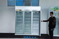 Congélateur industriel sans portes (ouvert) pour bar