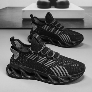 Marka Logolu Özel Tasarım Erkek Modası Trend Süper Hafif Nefes Alabilen Kavis Destekli Koşu Ayakkabıları Büyük Beden - Product Image 4