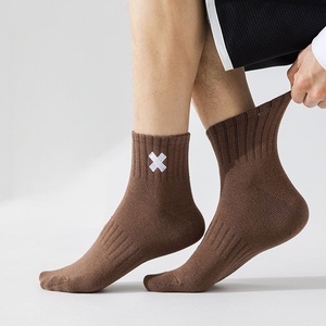 Calcetines Deportivos de Algodón Personalizados de Alta Calidad para Hombre, Calcetines de Baloncesto Transpirables con Agarre Antideslizante y Anti-fricción, de Tubo Medio - Product Image 3