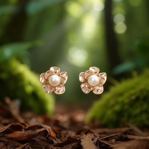 Pendientes de perlas de acero inoxidable 316L con baño de oro PVD, resistentes y sostenibles, para mujer. - Product Image 3