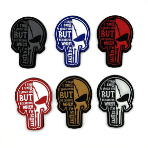 カスタム3DソフトPVCモラルパッチ、帽子デザインロゴ、カスタムタクティカルPVCシリコンスカルパッチ、ゴムパッチ、暗闇で光る - Product Image 1