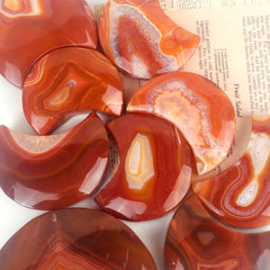 Precio de fábrica Reiki Healing Cristales reales Suministros de <span class=keywords><strong>brujería</strong></span> Red Sardonyx Moon para recuerdos de boda - Product Image 3