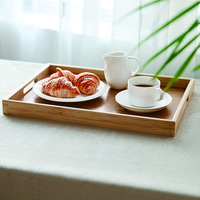 Plateau de service en bambou à compartiments pour collations, fruits et thé, idéal pour salons de thé, hôtels, restaurants et cuisines.