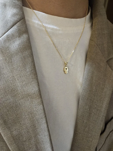 Collar de Acero Inoxidable con Colgante Personalizado de Moda, Diseño Minimalista en Forma de <span class=keywords><strong>Mano</strong></span>, Tono Dorado, Cadena Resistente al Agua y al Deslustre - Product Image 3