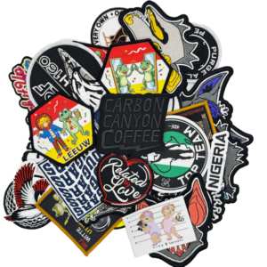 ป้ายผ้าปักลายแบบกำหนดเอง เป็นมิตรกับสิ่งแวดล้อม สำหรับตกแต่งเสื้อผ้า หมวก และเครื่องแต่งกาย ประดับด้วยคริสตัล - Product Image 1