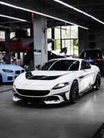 Pour Ferrari Roma : Kit carrosserie en fibre de carbone style M (incluant pare-chocs, capot, aileron arrière et jupes latérales).