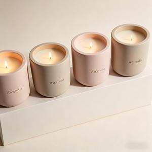 Bougie aromatique en cire de soja Ascendia, design minimaliste, parfum floral, décoration d'intérieur, forme cylindrique - Product Image 2