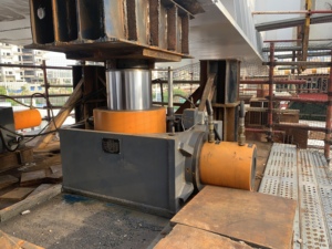 Sistema de Caminata Inteligente Controlado por PLC Lingqiao para la Construcción de Puentes con Tecnología Beam Jacking - Product Image 6