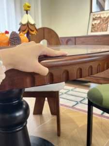 Modern <b>Round</b> <b>Dining</b> <b>Table</b> <b>Solid</b> <b>Wood</b> Base Natural <b>Wood</b> Surface Minimalist Design for Home and Hotel Use - Product Image 2